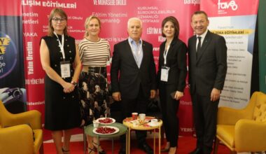 PERYÖN İNSAN YÖNETİMİ ZİRVESİNE YOĞUN İLGİ