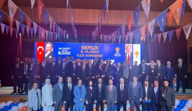 Ak Parti Gemlik’te Mehmet Taşar ve Yönetimine Güvenoyu