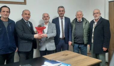 Gemlik İHH’dan Öğretmenler Günü Kutlaması Gemlik İHH’dan Öğretmenler Günü Kutlaması