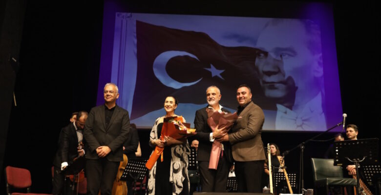 Bursa’da Atatürk’ün sevdiği şarkılar seslendirildi