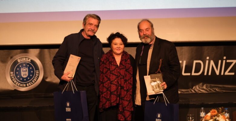 ‘Mavi gözlü dev’ Nâzım Hikmet, Bursa’da anıldı
