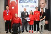 Şampiyon sporculardan Başkan Bozbey’e ziyaret