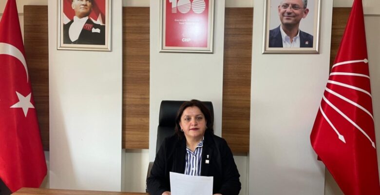 CHP Gemlik Kadın Kollarından Dünya Çocuk Hakları Günü Açıklaması