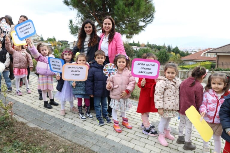 MUDANYALI ÇOCUKLARDAN SES GETİREN MANİFESTO