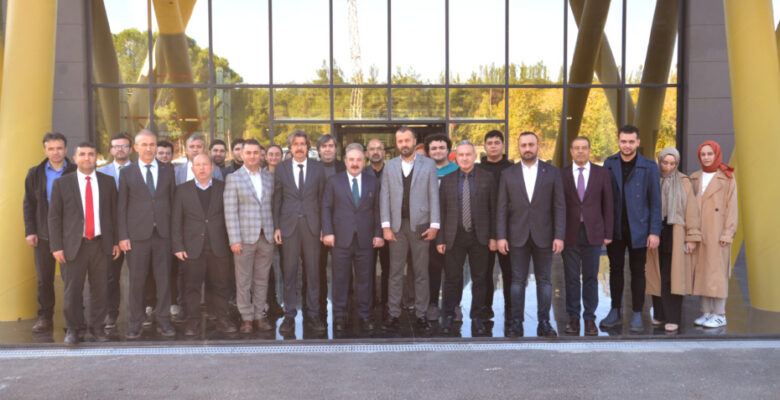 Mustafa Varank, BUÜ’lü gençlerle buluştu