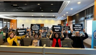 CHP YILDIRIM MECLİS ÜYELERİ KAYYUMLARI PROTESTO ETTİ