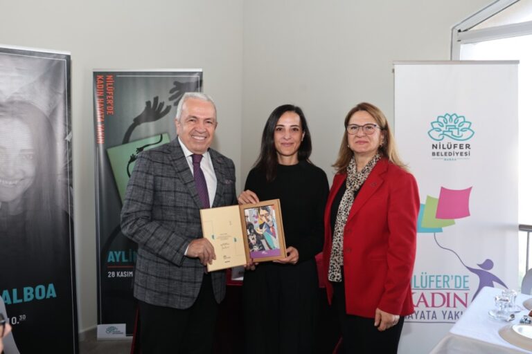 Nilüferli kadınlar yazar Aylin Balboa ile buluştu
