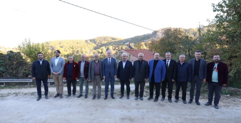 BAHARİYE MAHALLESİNDE YOLLAR PARKE TAŞLA KAPLANIYOR