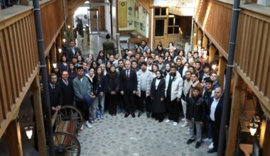 ŞEHRE YENİ GELEN ÜNİVERSİTE ÖĞRENCİLERİ İNEGÖL’Ü TANIYOR