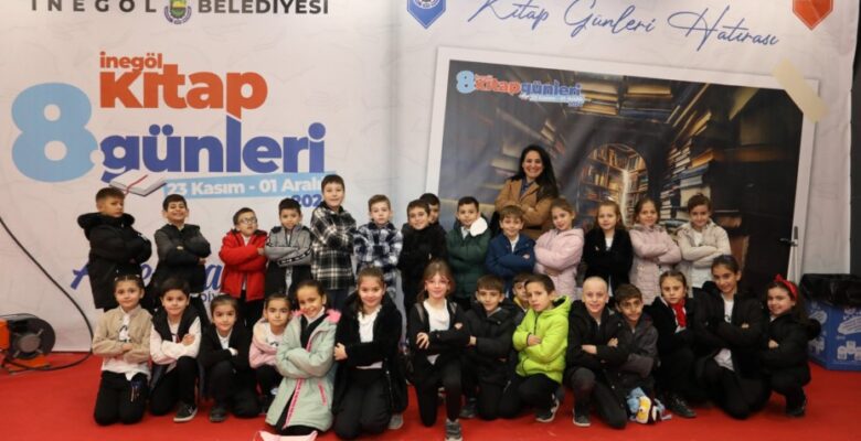 İNEGÖL KİTAP FUARINA ÖĞRENCİ AKINI