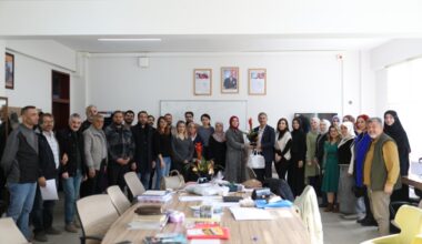Başkan Şükrü Deviren Öğretmenleri Unutmadı Başkan Şükrü Deviren Öğretmenleri Unutmadı
