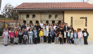 Ürünlü Arı Evi’nde çocuklar sanat ve eğlenceyle buluştu Ürünlü Arı Evi’nde çocuklar sanat ve eğlenceyle buluştu