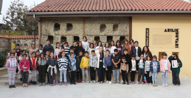 Ürünlü Arı Evi’nde çocuklar sanat ve eğlenceyle buluştu