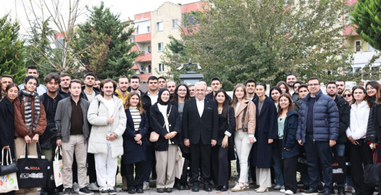 Başkan Şadi Özdemir üniversite öğrencileriyle buluştu