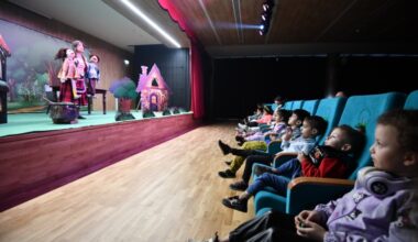 Hansel ile Gretel yeni adresinde çocuklarla buluşuyor Hansel ile Gretel yeni adresinde çocuklarla buluşuyor