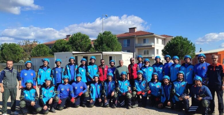 Bursa Yesevi Arama Kurtarma Hüdavendigâr Timi Sahaya İndi