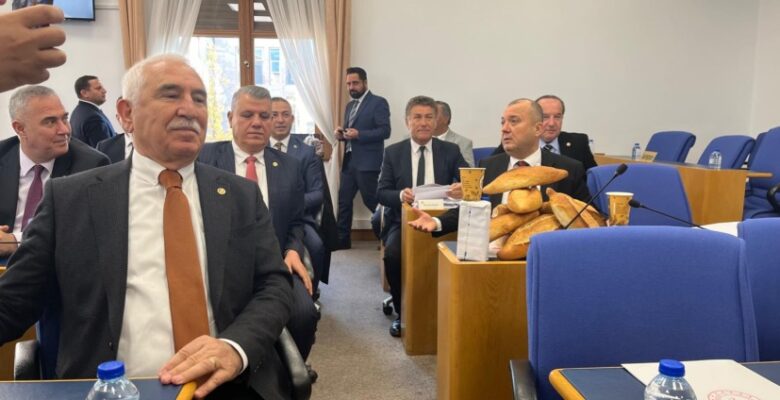 “BİR ÜLKEDE DEMOKRASİ ASKIYA ALINMIŞSA, BÜTÇE HAKKINDAN VE EŞİT DAĞILIMDAN BAHSEDEMEZSİNİZ”