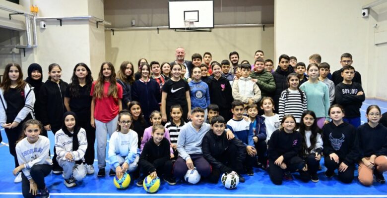 Karacabey Belediyesi’nden eğitime ve çevreye destek