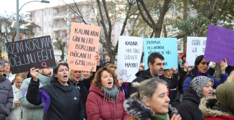 GEMLİKLİ KADINLAR ŞİDDETE HAYIR DEDİ