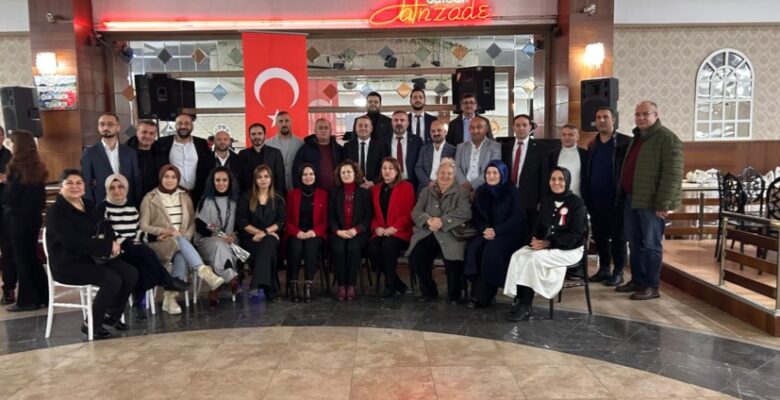 Bursa Gümüşhaneliler ‘de bayrak değişimi