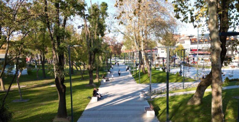 YENİ HEYKEL MEYDANI VATANDAŞTAN TAM NOT ALDI