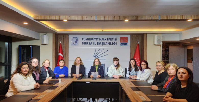 CHP BURSA İL KADIN KOLLARI’NDAN DÜNYA ÇOCUK HAKLARI GÜNÜ AÇIKLAMASI