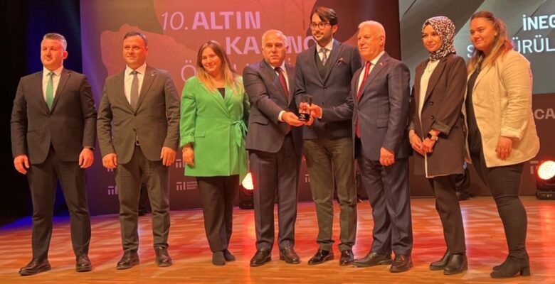 “SÜRDÜRÜLEBİLİR HAVA KALİTESİ ÖLÇÜM AĞI PROJESİ” İNEGÖL’E ÖDÜL GETİRDİ