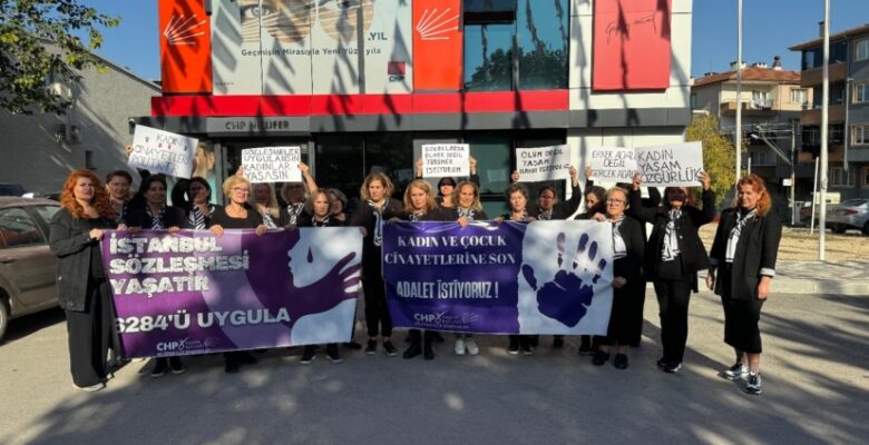 Nilüfer CHP’li Kadınlardan Şiddete Klipli Protesto