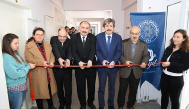 Bursa Vakfiyeleri ve Vakıf Eserleri Sergisi BUÜ’de açıldı