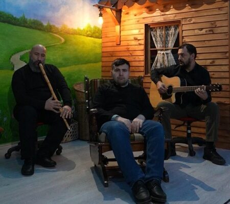 Okuduğu şiirle herkesi kendine hayran bıraktı