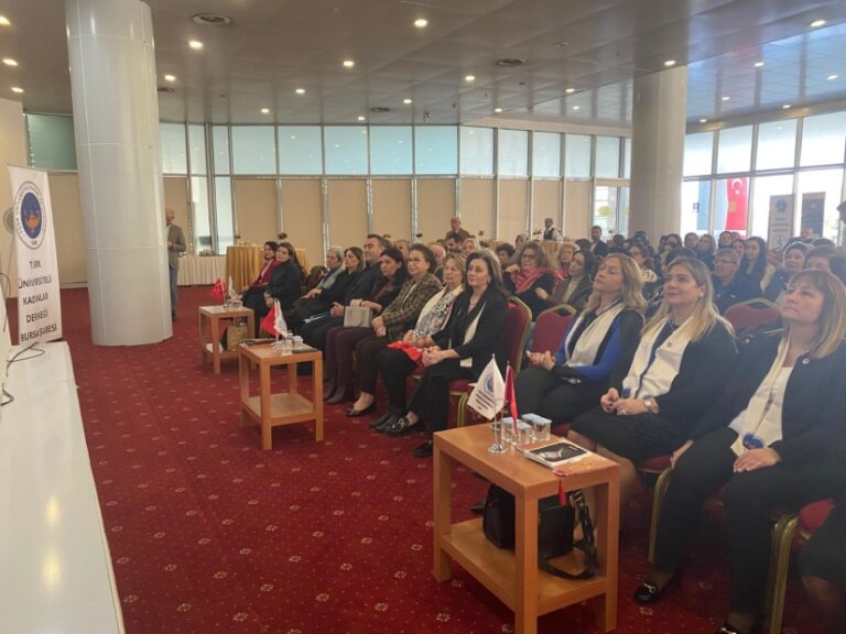 Türk kadınına seçme ve seçilme hakkı tanınması, 90. yılında Bursa’da ele alındı