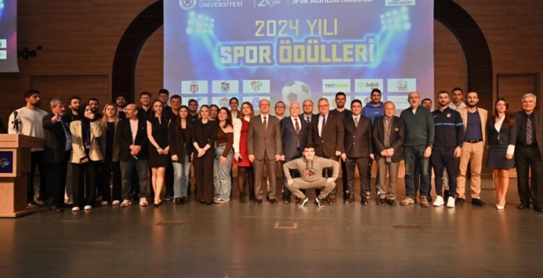 Başkan Bozbey’e “Spora katkı sağlayan başkan” ödülü