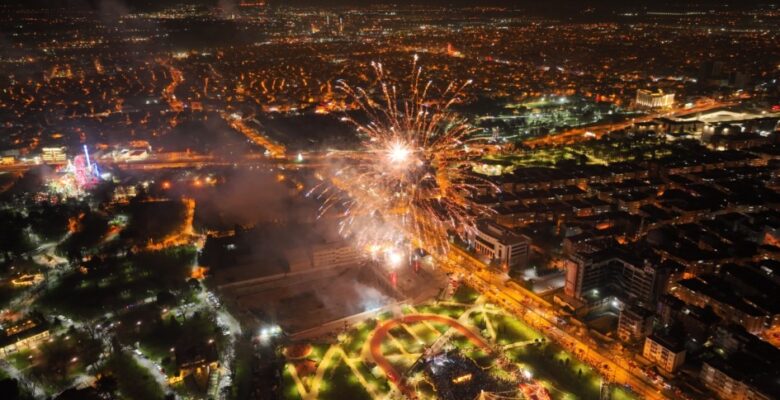 Bursa Yeni Yıl Meydanı’nda yılbaşı coşkusu