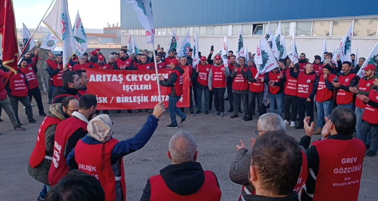 Birleşik Metal Bursa Şubesi grev yasağını tanımadı: Arıtaş Kriyojenik’te Grev Başladı.
