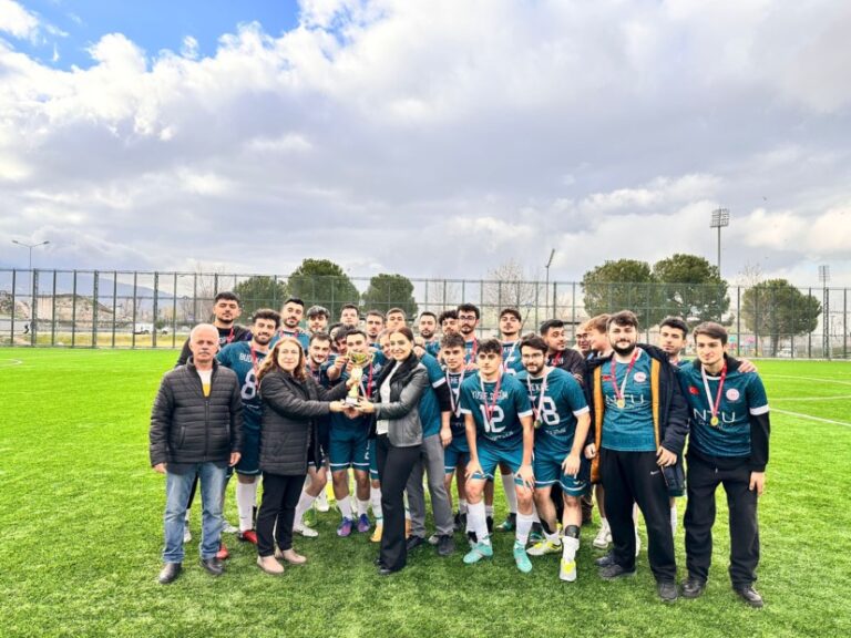 Gemlik KYK Futbol Takımı Namağlup Bursa Şampiyonu Oldu