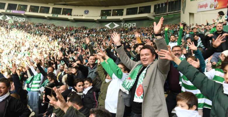 Başkan Erkan Aydın Osmangazili çocuklara Bursaspor sevgisi aşılıyor