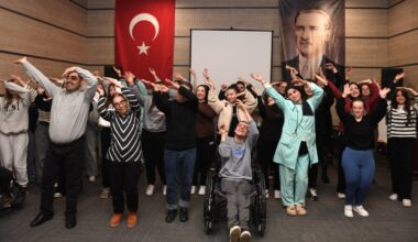 Liseli öğrenciler ve engelli bireyler Osmangazi’de ortak gösteri yaptı