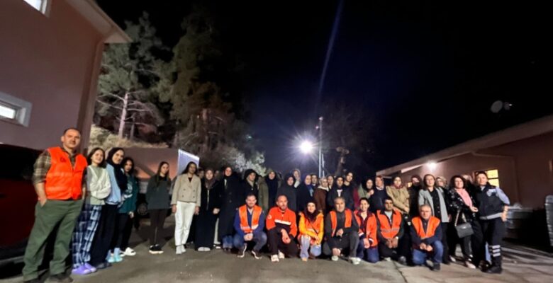 Bursa Mag-Der’den Gemlik KYK Kız ve Erkek Ögrenci Yurdunda Temel Afet Bilinci Eğitimi!