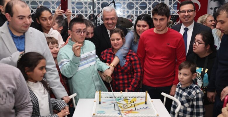 Bizim Ev’in 13. kuruluş yıl dönümüne anlamlı kutlama