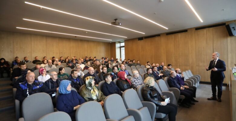 İNEGÖL BELEDİYESİ’NDE TÜM PERSONELE YALIN TEMELLERİ EĞİTİMİ VERİLİYOR