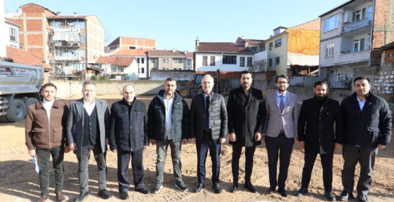 HAMİDİYE MAHALLESİ 40 ARAÇLIK OTOPARK KAZANIYOR