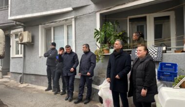 Gemlik Balık Pazarı’nda Metruk Bina Temizliği
