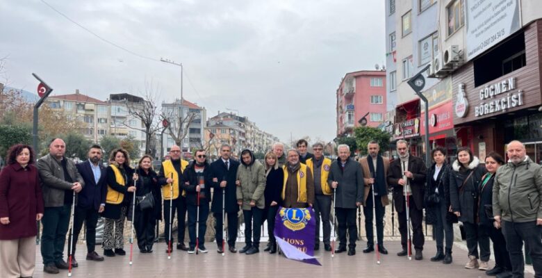 Gemlik’te Görme Engelliler İçin Farkındalık Etkinliği Düzenlendi