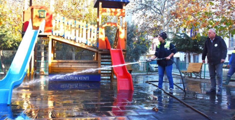 Gemlik’te çocuk parkları tertemiz