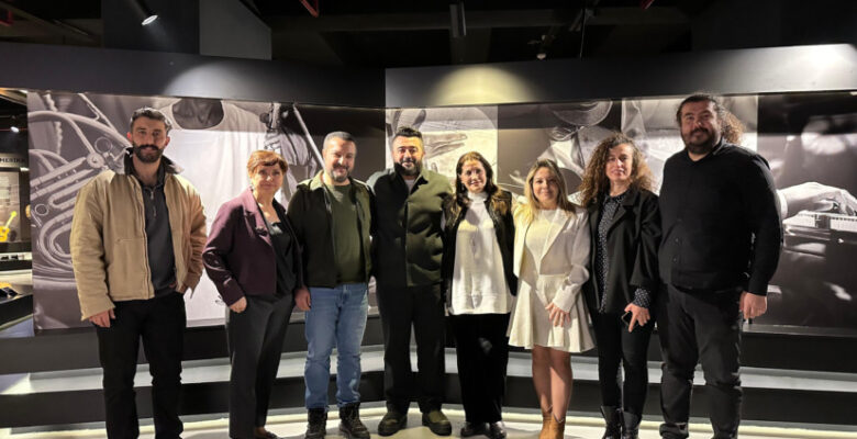 MEM Sahne’de yılın son konserini Karademir verdi