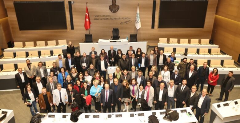 Başkan Şadi Özdemir’den 64 mahalleye eşit hizmet sözü