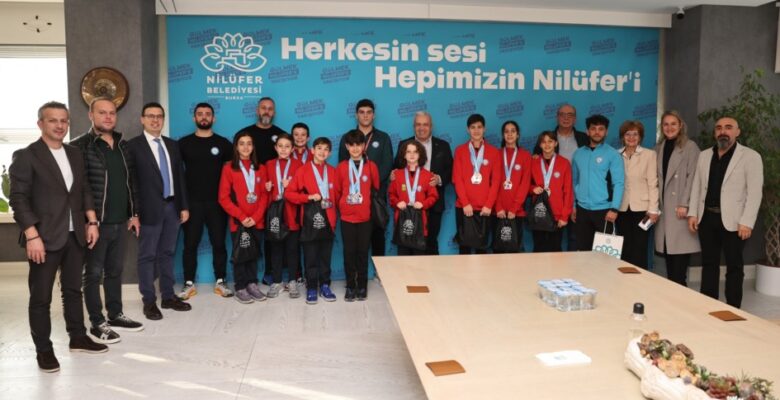 Başkan Şadi Özdemir başarılı sporcuları ağırladı