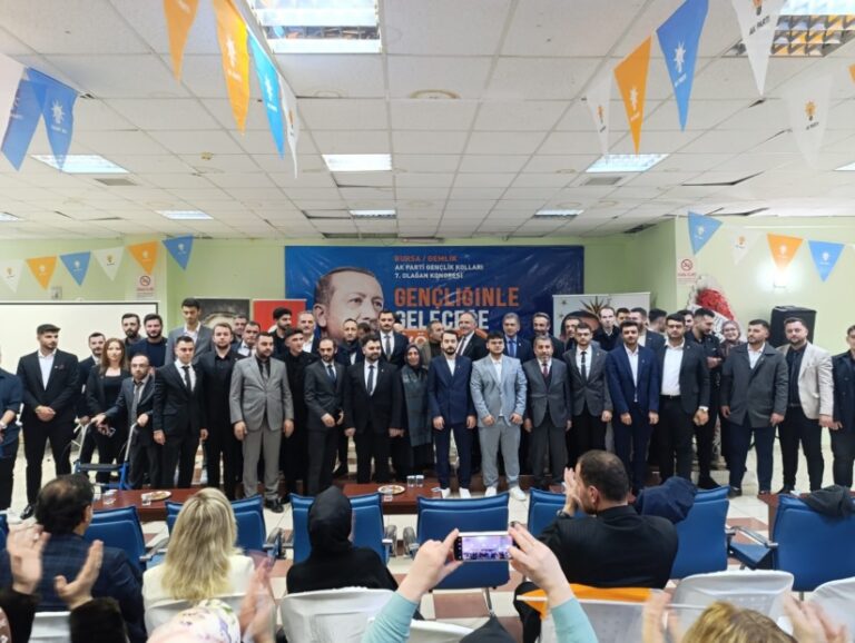 Ak Parti Gemlik Gençlik kollarında Yunus Emre Macit Dönemi