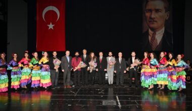 Çalgıcı Mektebi Roman Orkestrası’ndan muhteşem konser