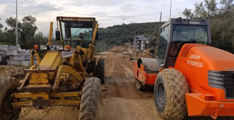 Gemlik’te Yol Çalışmaları Hız Kesmiyor